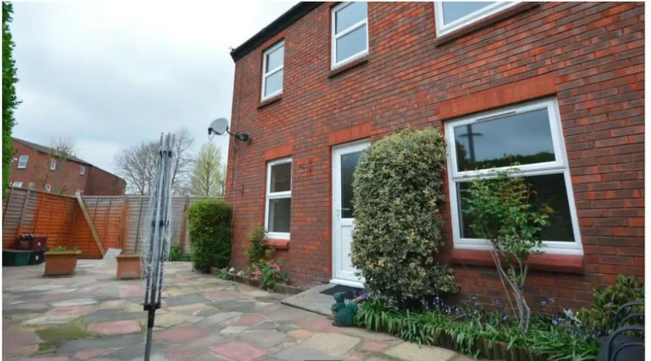 Property thumbnail 2