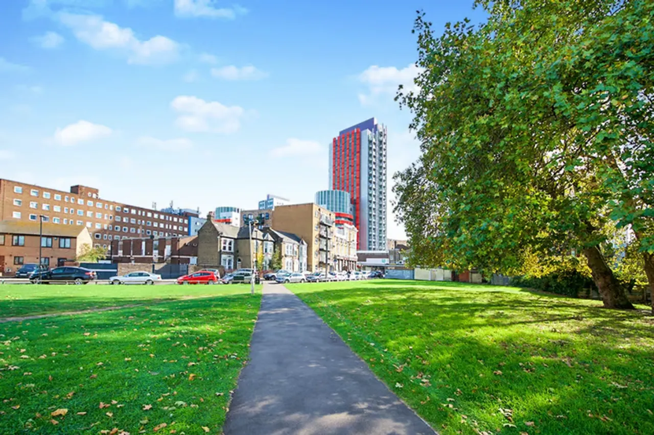 Property thumbnail 2