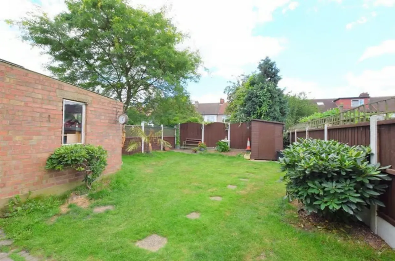 Property thumbnail 2