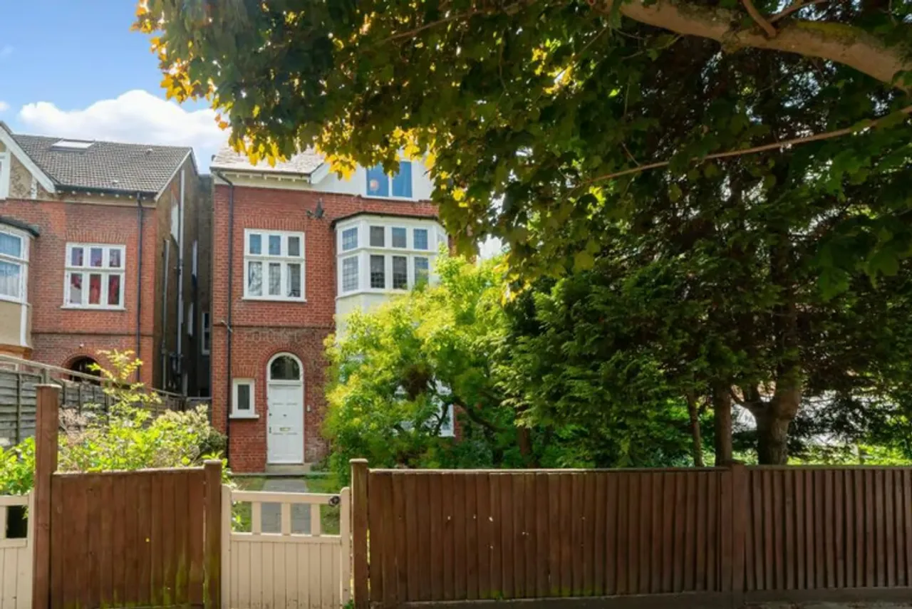 Property thumbnail 2