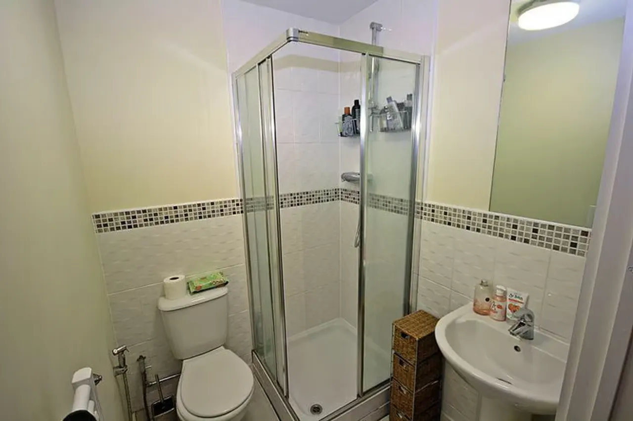 Property thumbnail 2