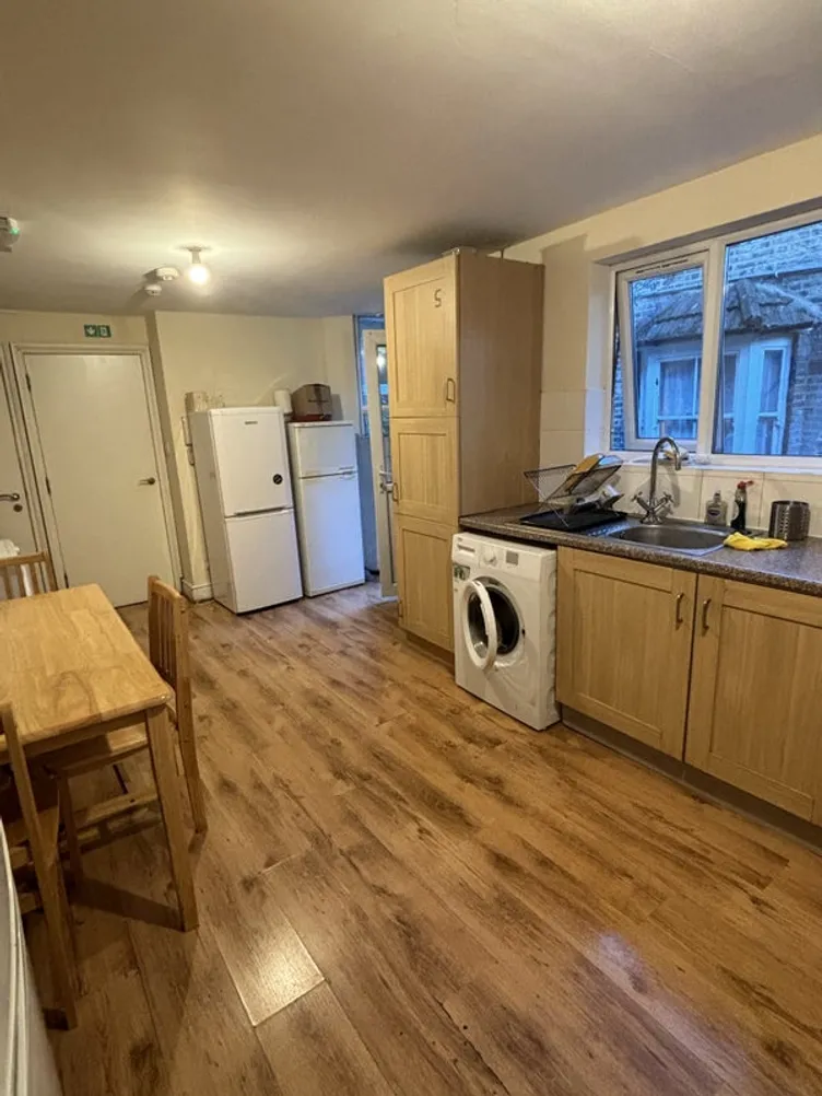 Property thumbnail 3