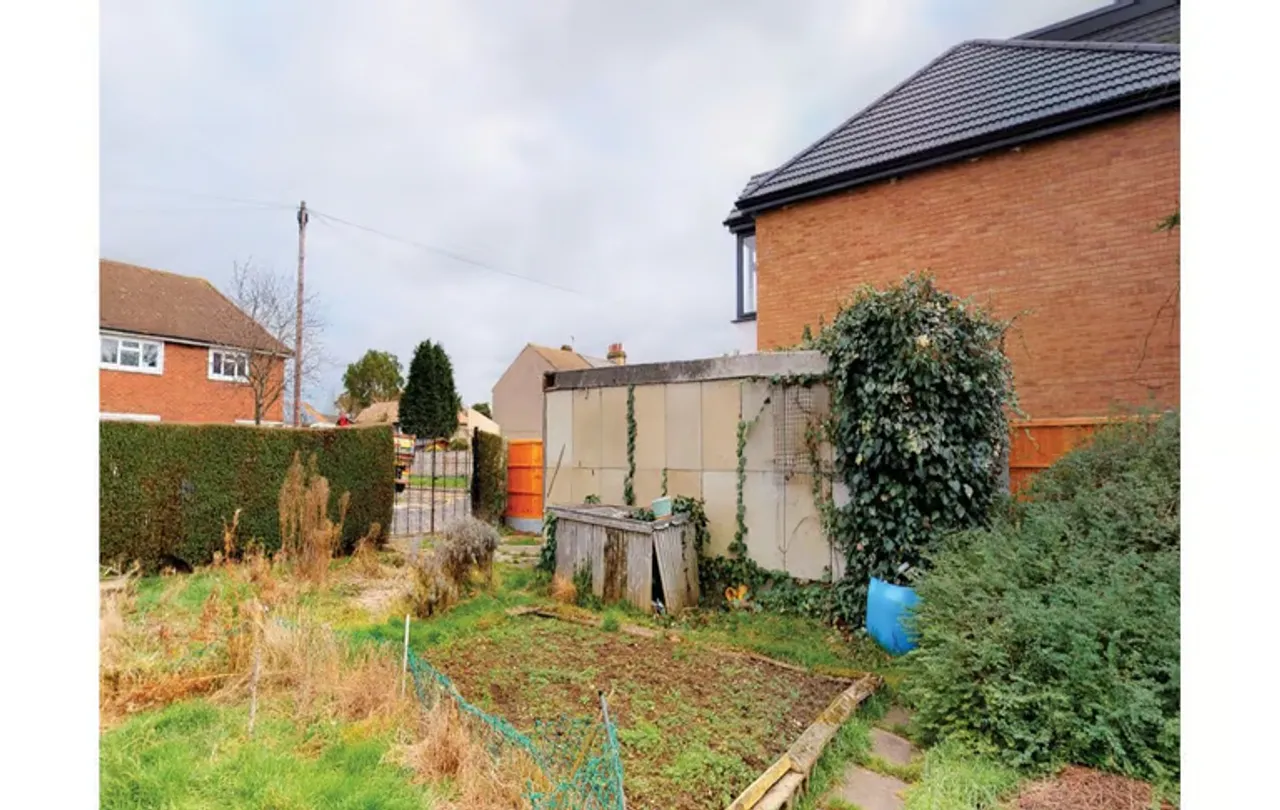 Property thumbnail 2