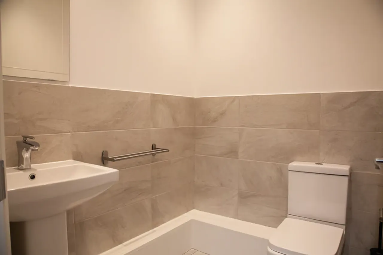 Property thumbnail 3