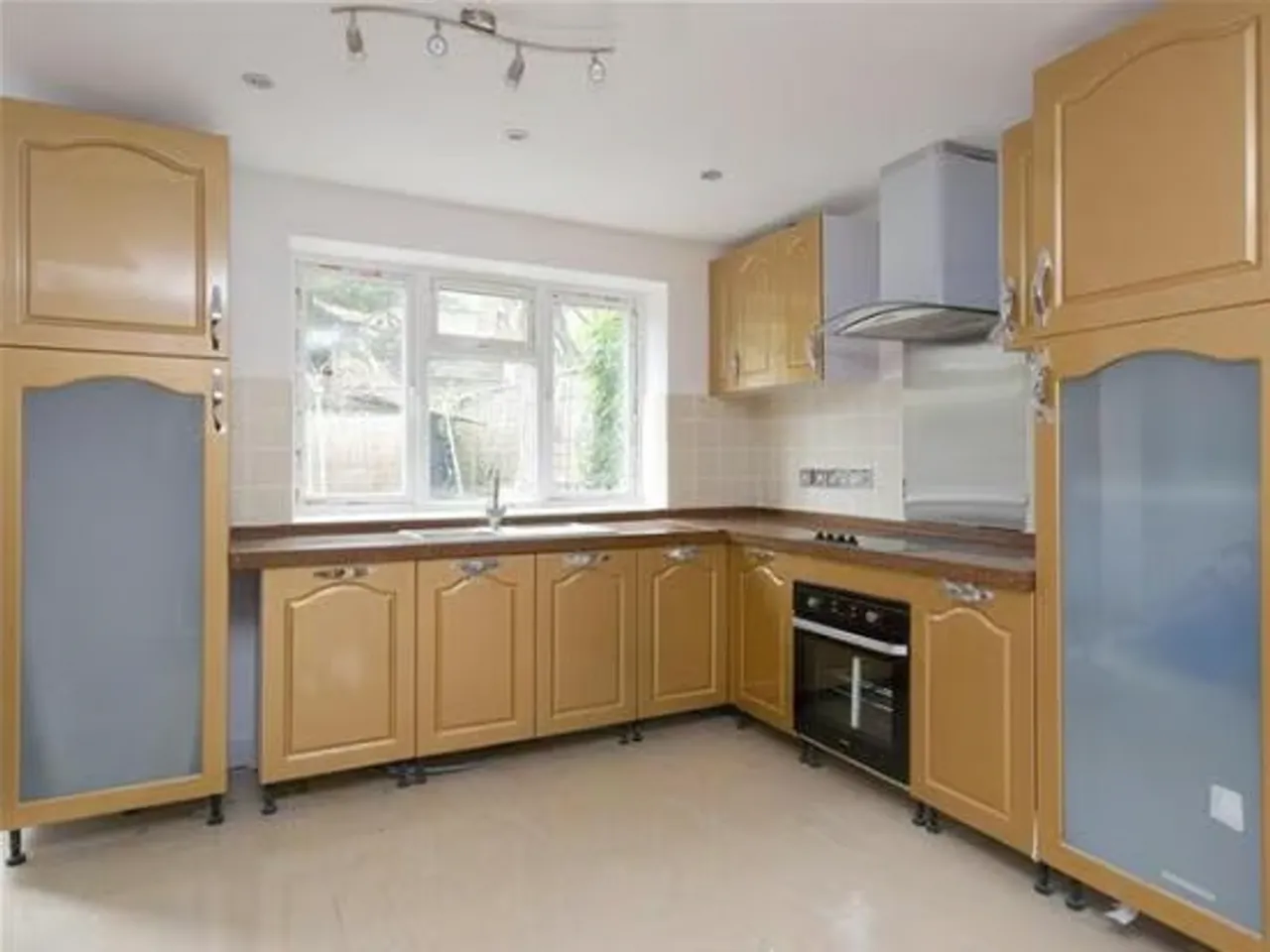 Property thumbnail 2