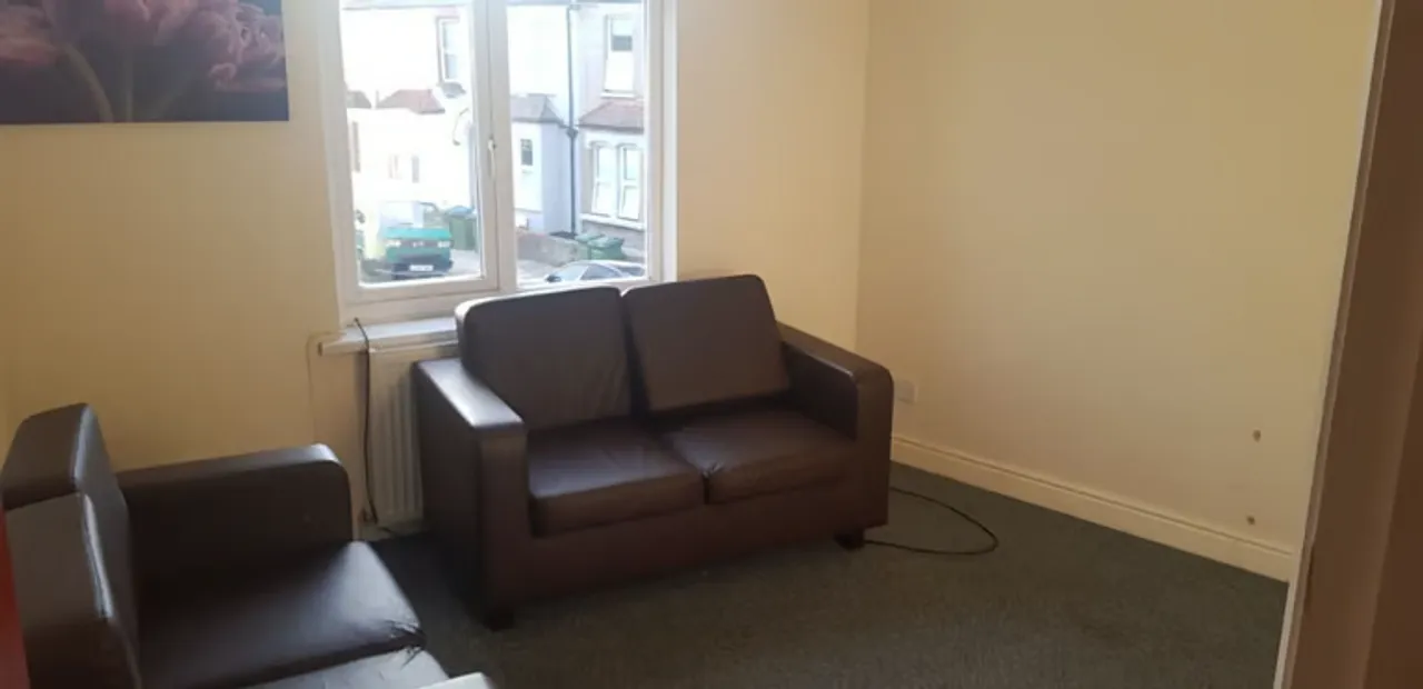 Property thumbnail 3