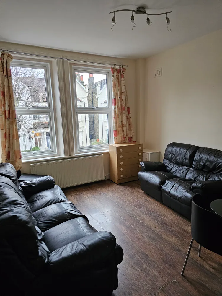 Property thumbnail 2