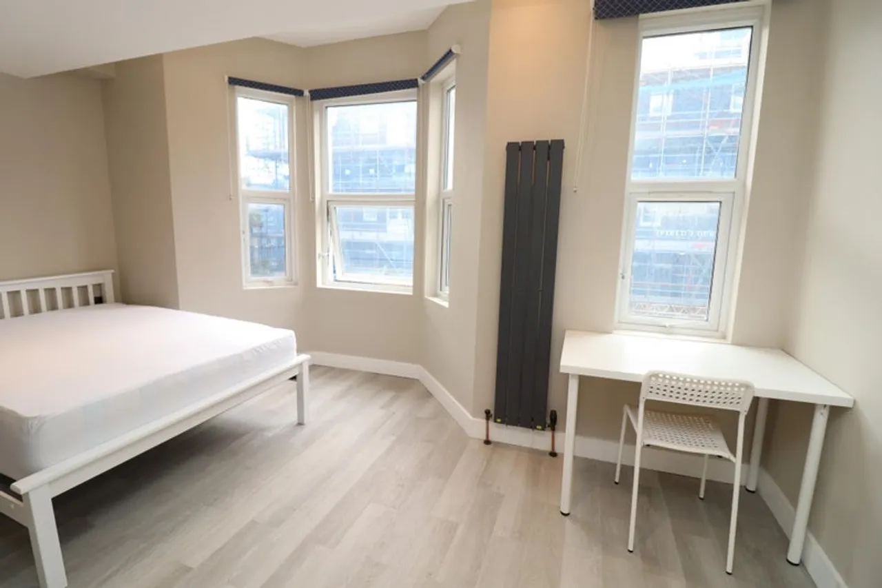 Property thumbnail 2