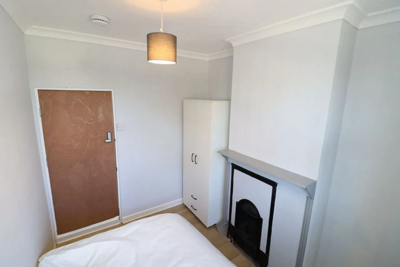 1719830940460-p2.jpg
