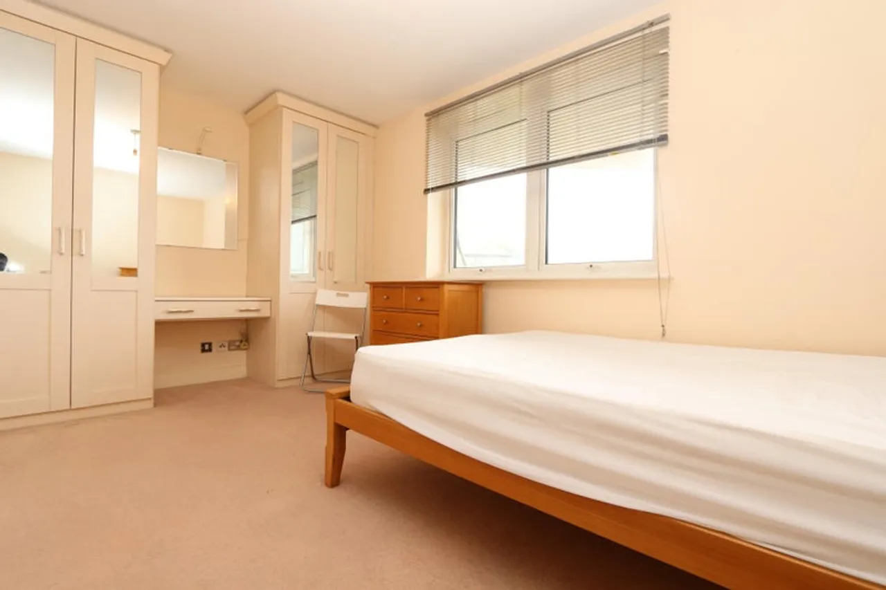 Property thumbnail 2