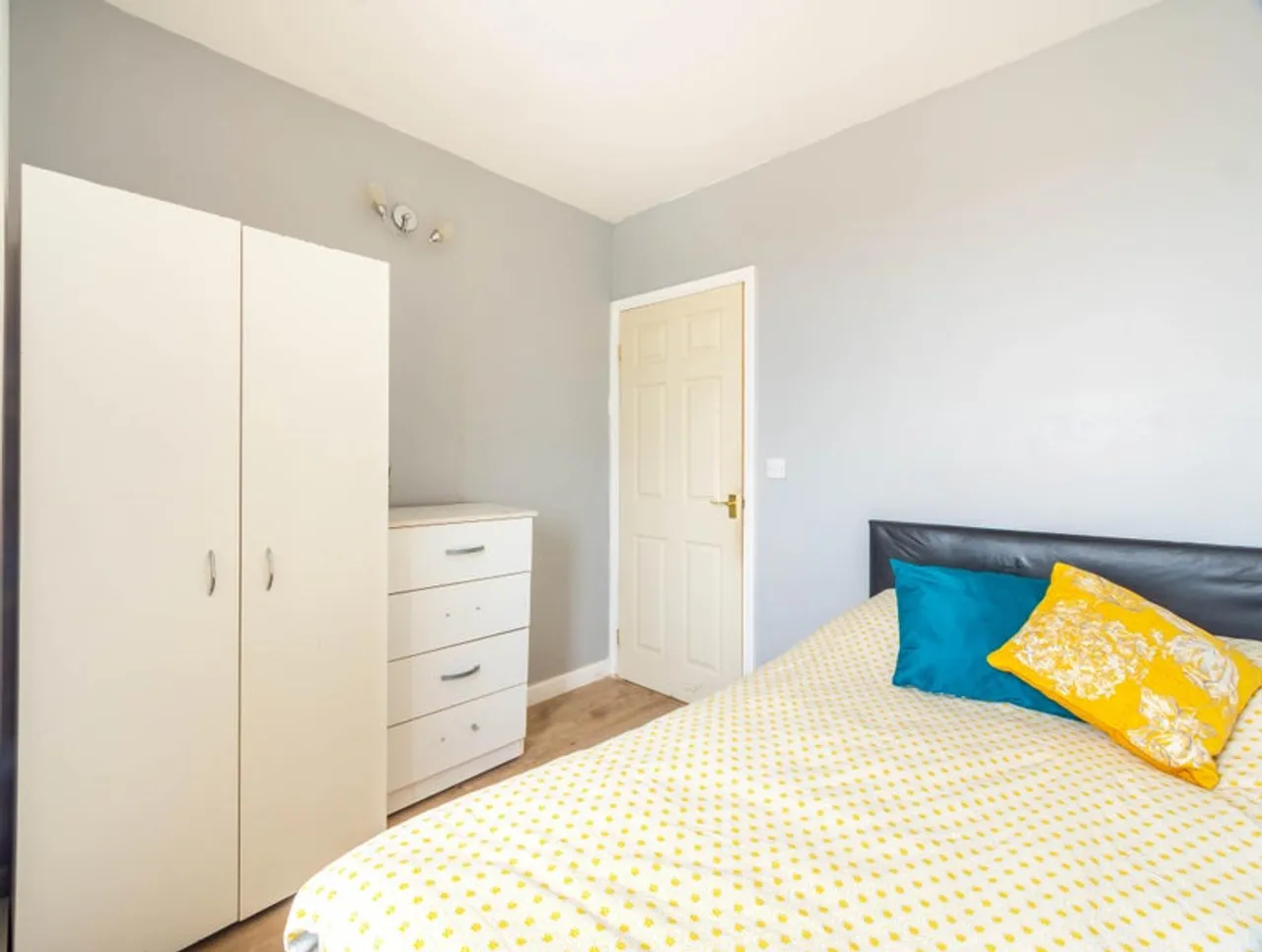 Property thumbnail 3