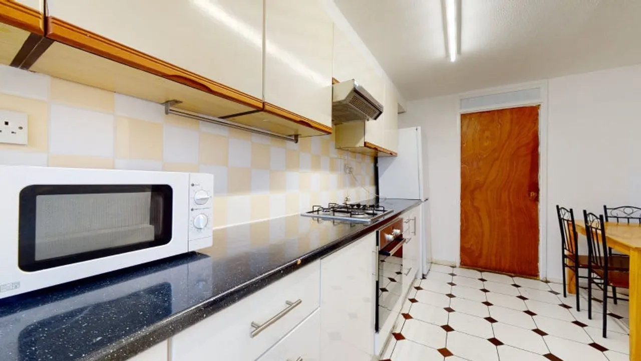 Property thumbnail 2