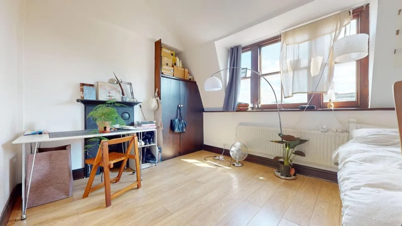 Property thumbnail 2