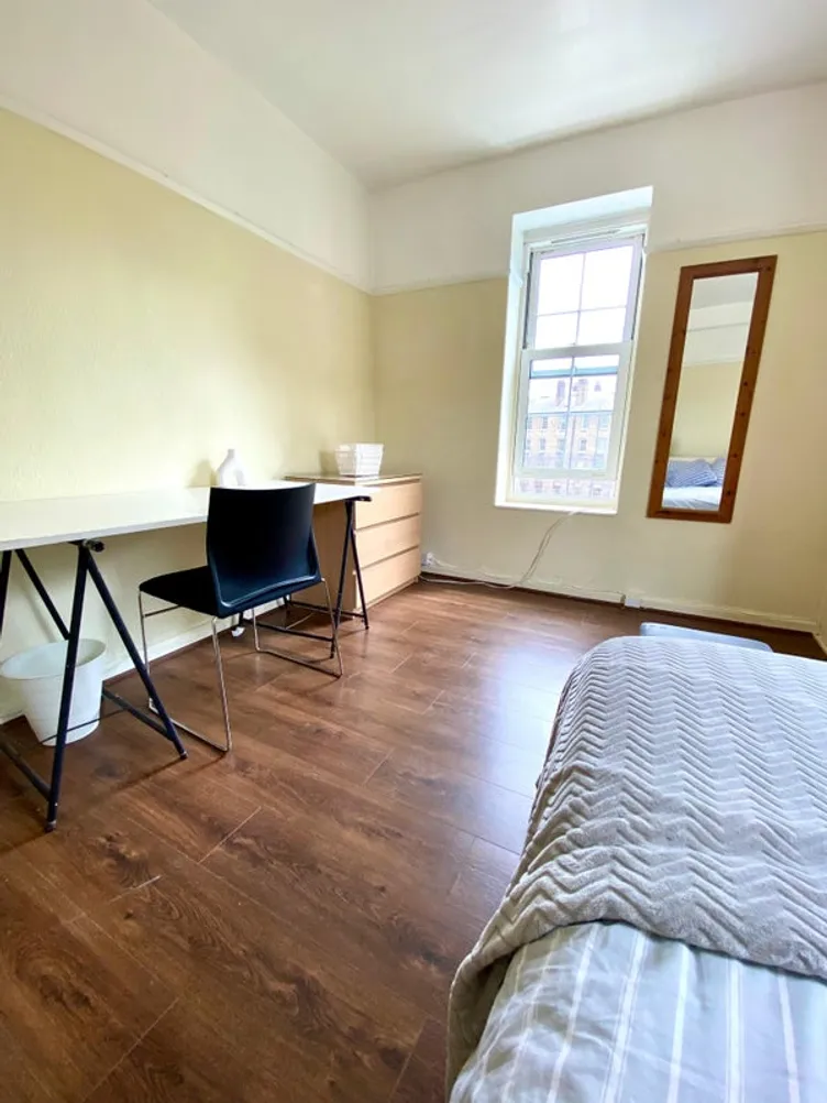 Property thumbnail 3