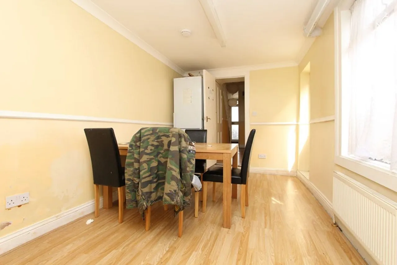 Property thumbnail 2