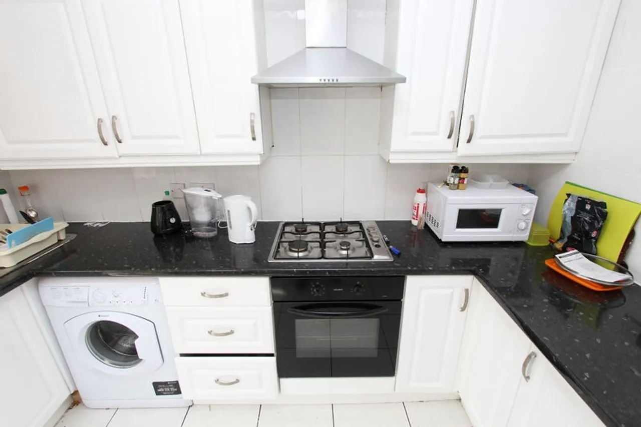 Property thumbnail 3