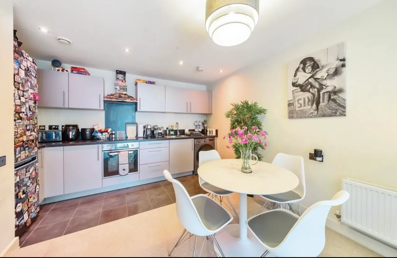 Property thumbnail 2