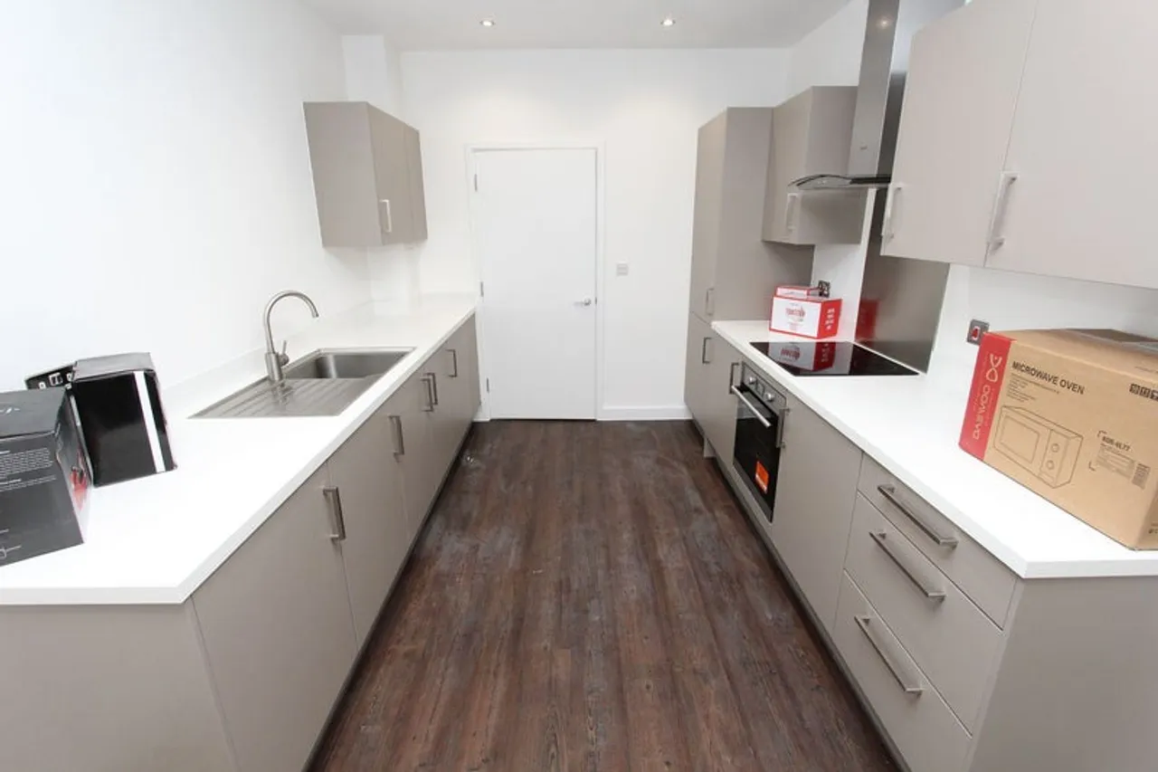 Property thumbnail 2