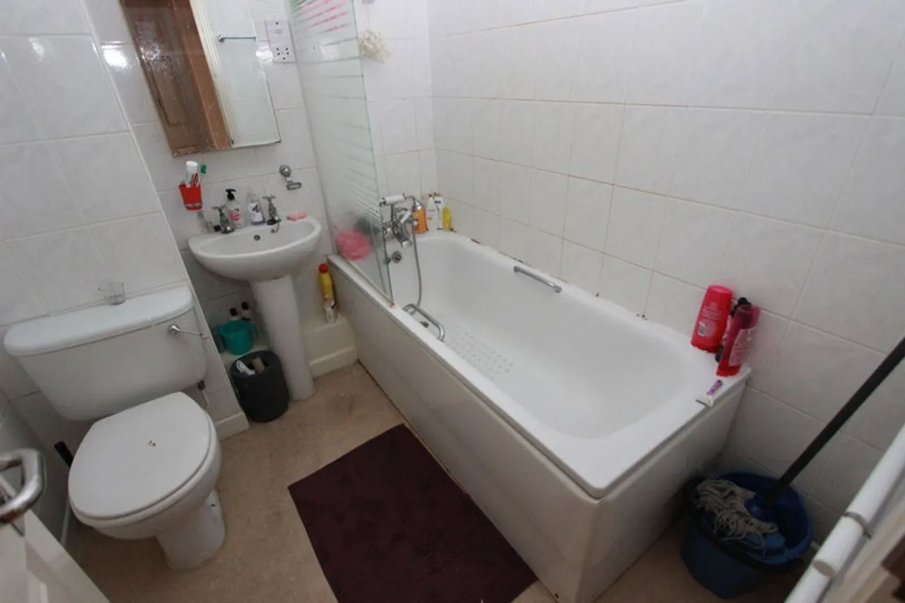 Property thumbnail 2