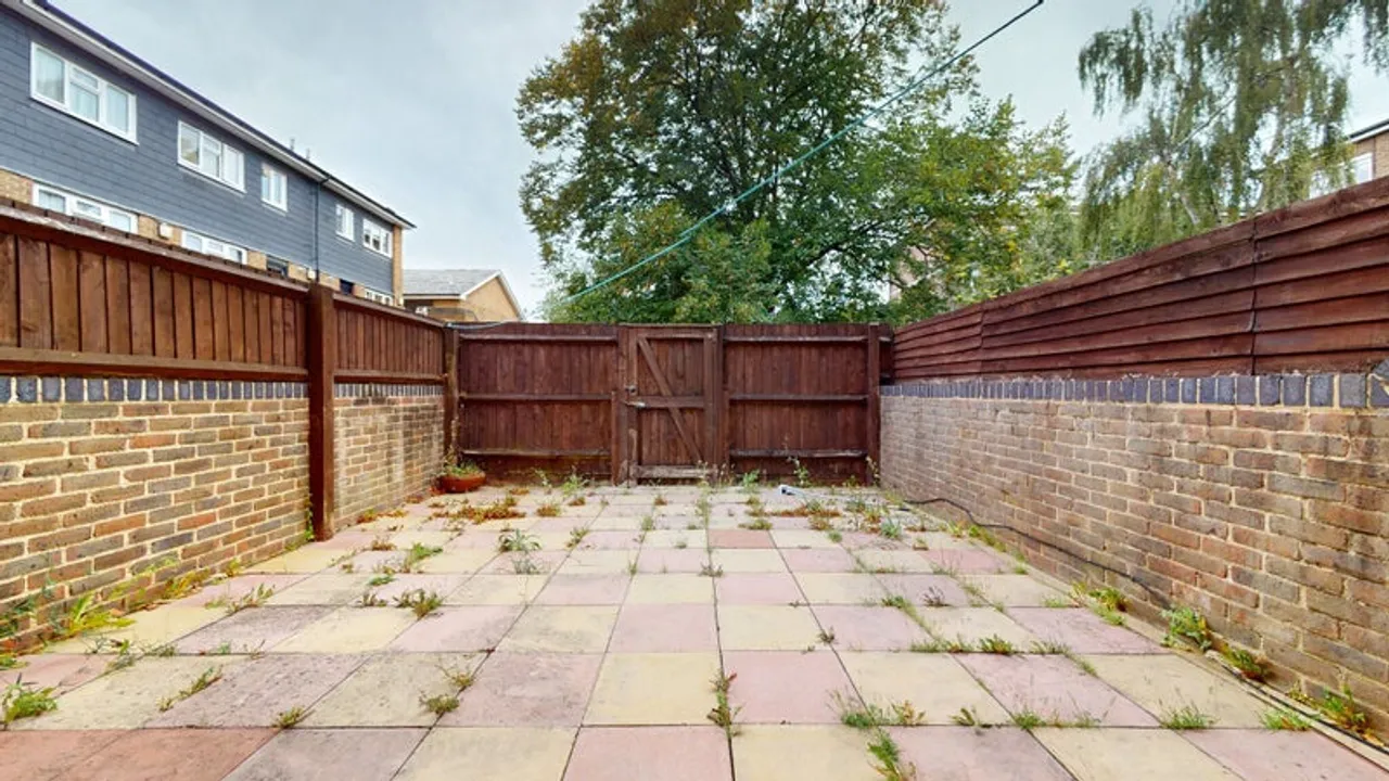 Property thumbnail 3