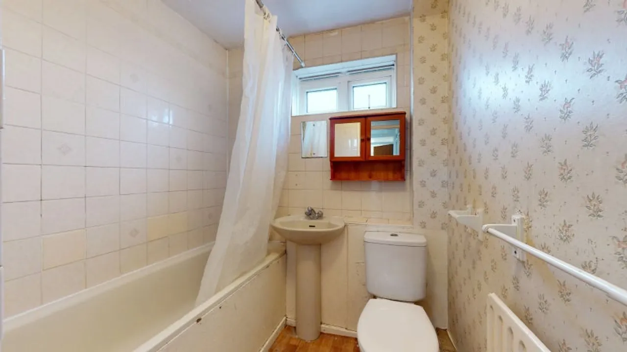 Property thumbnail 2