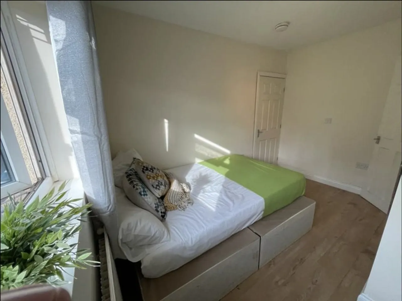 Property thumbnail 2