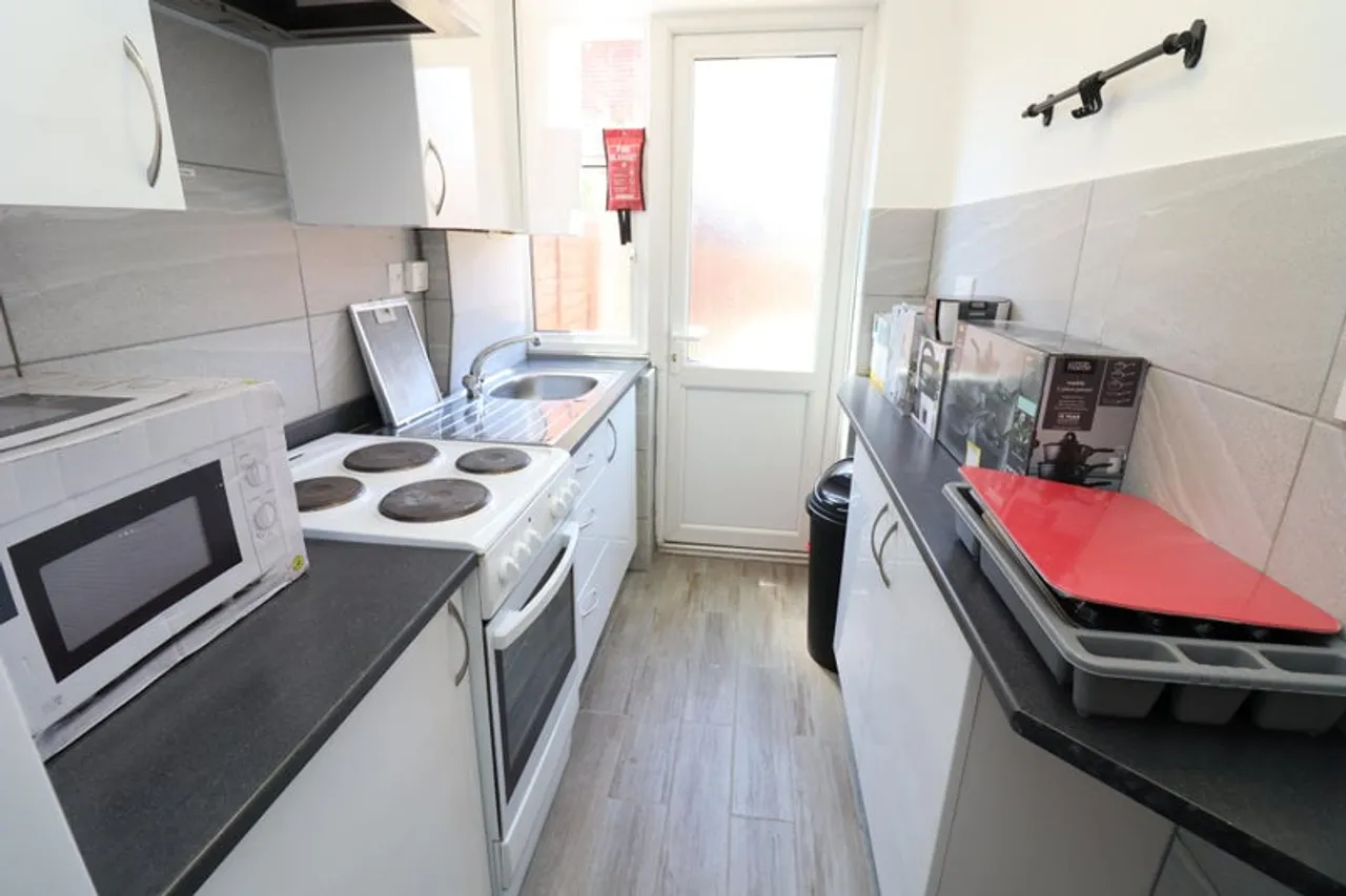 Property thumbnail 3