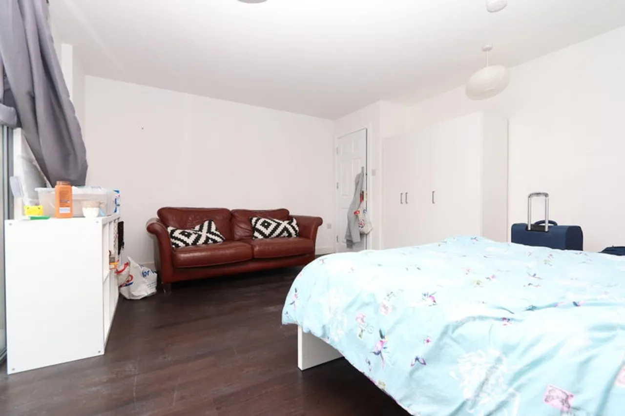 Property thumbnail 2