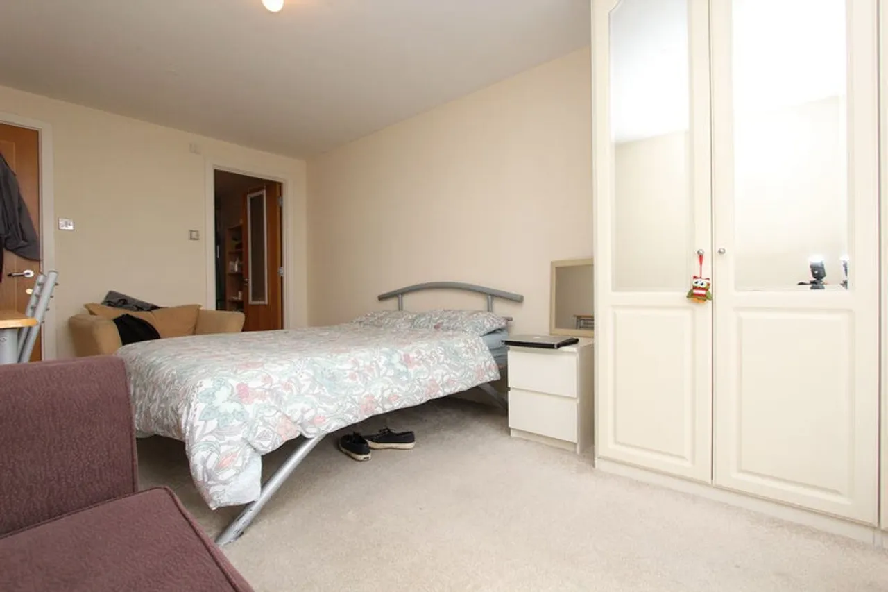 Property thumbnail 3