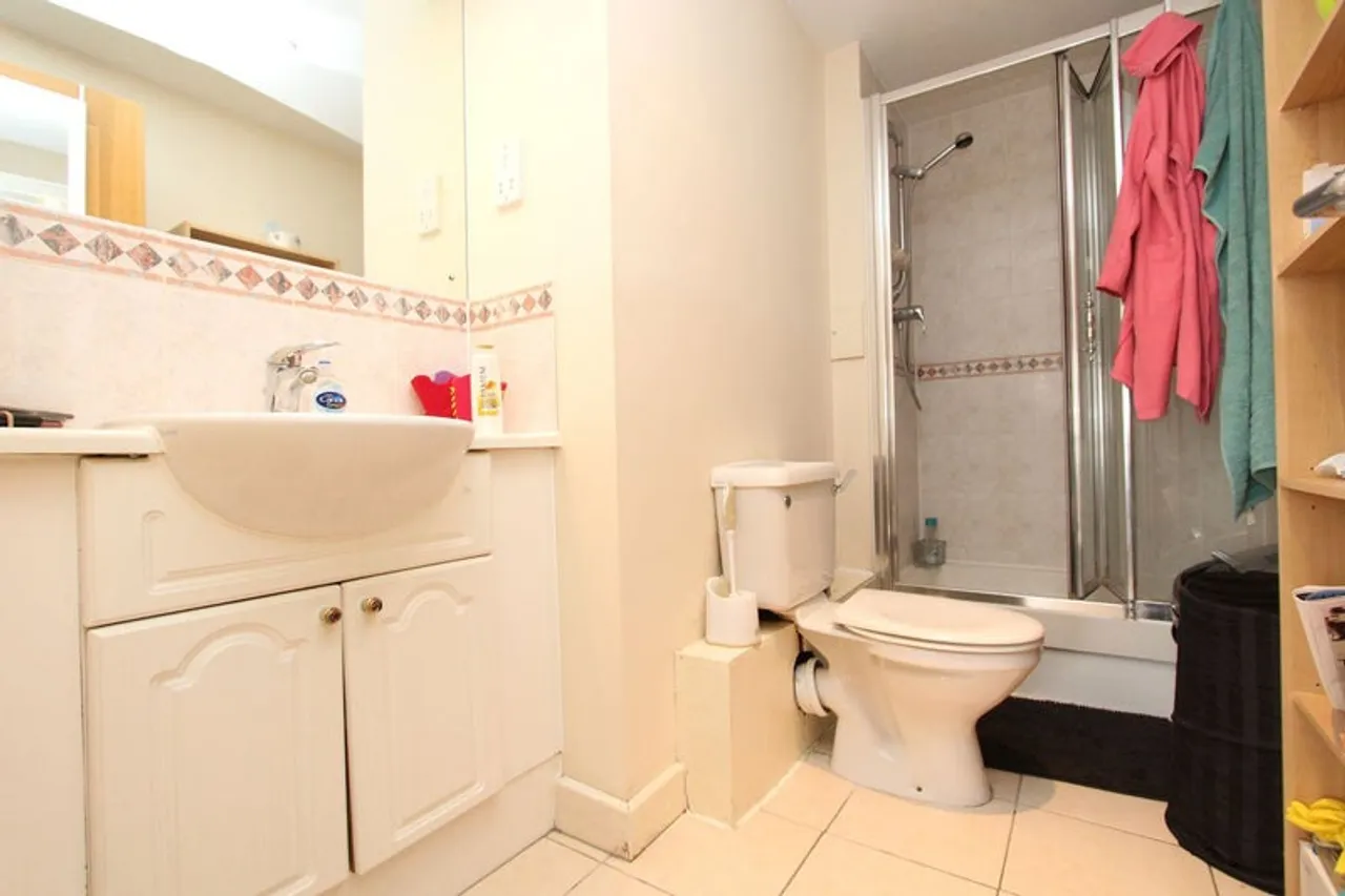 Property thumbnail 2