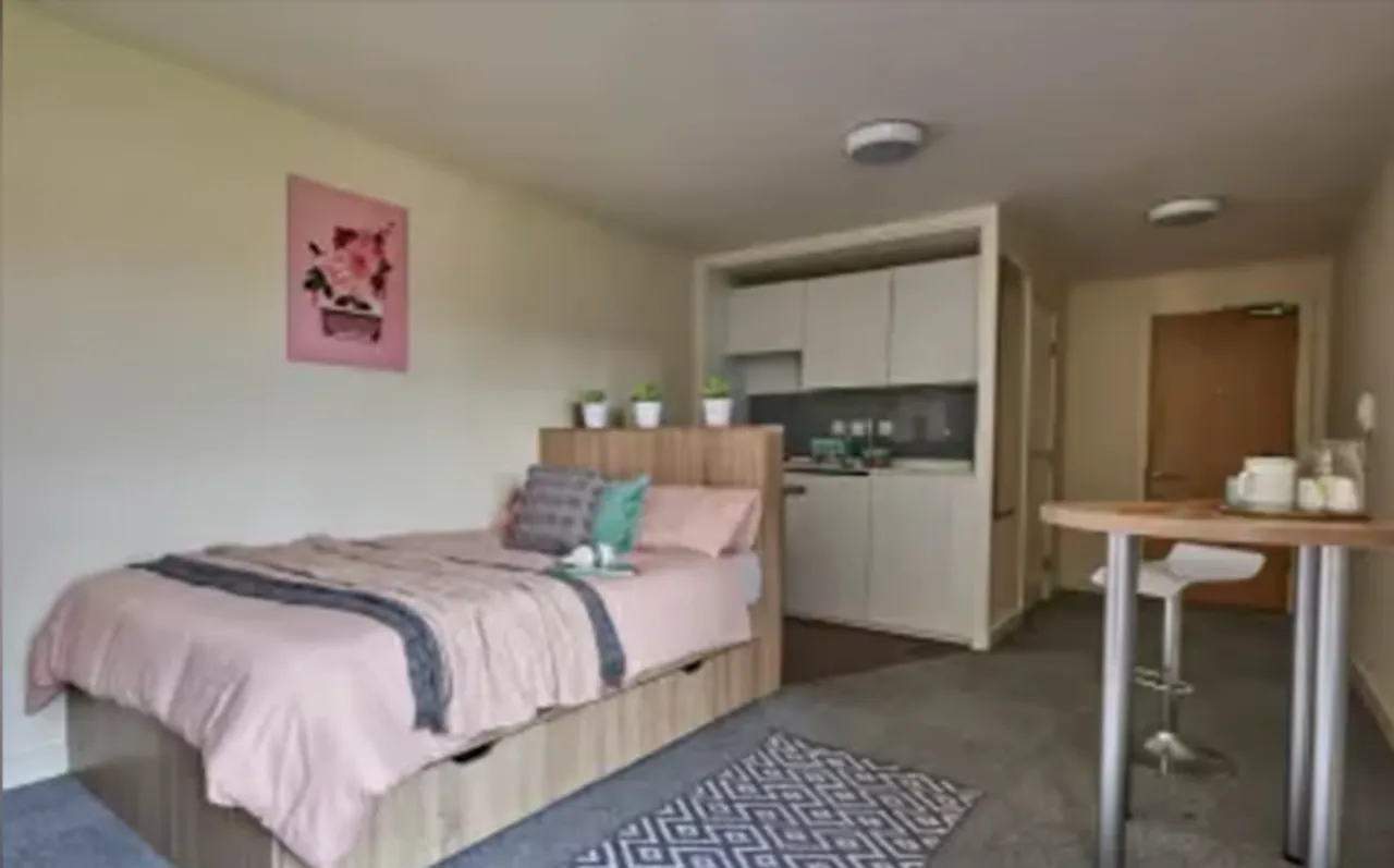 Property thumbnail 2