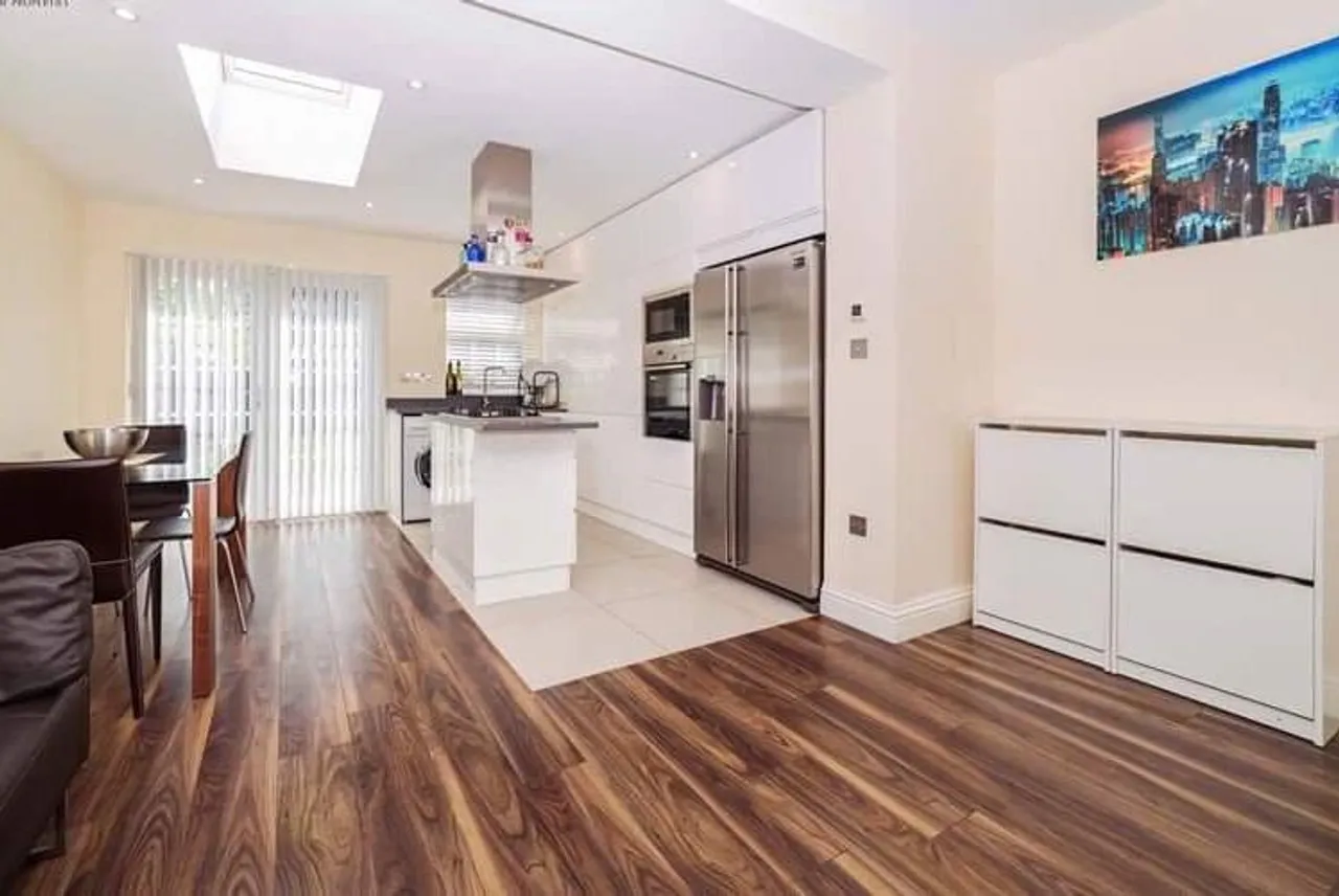 Property thumbnail 2