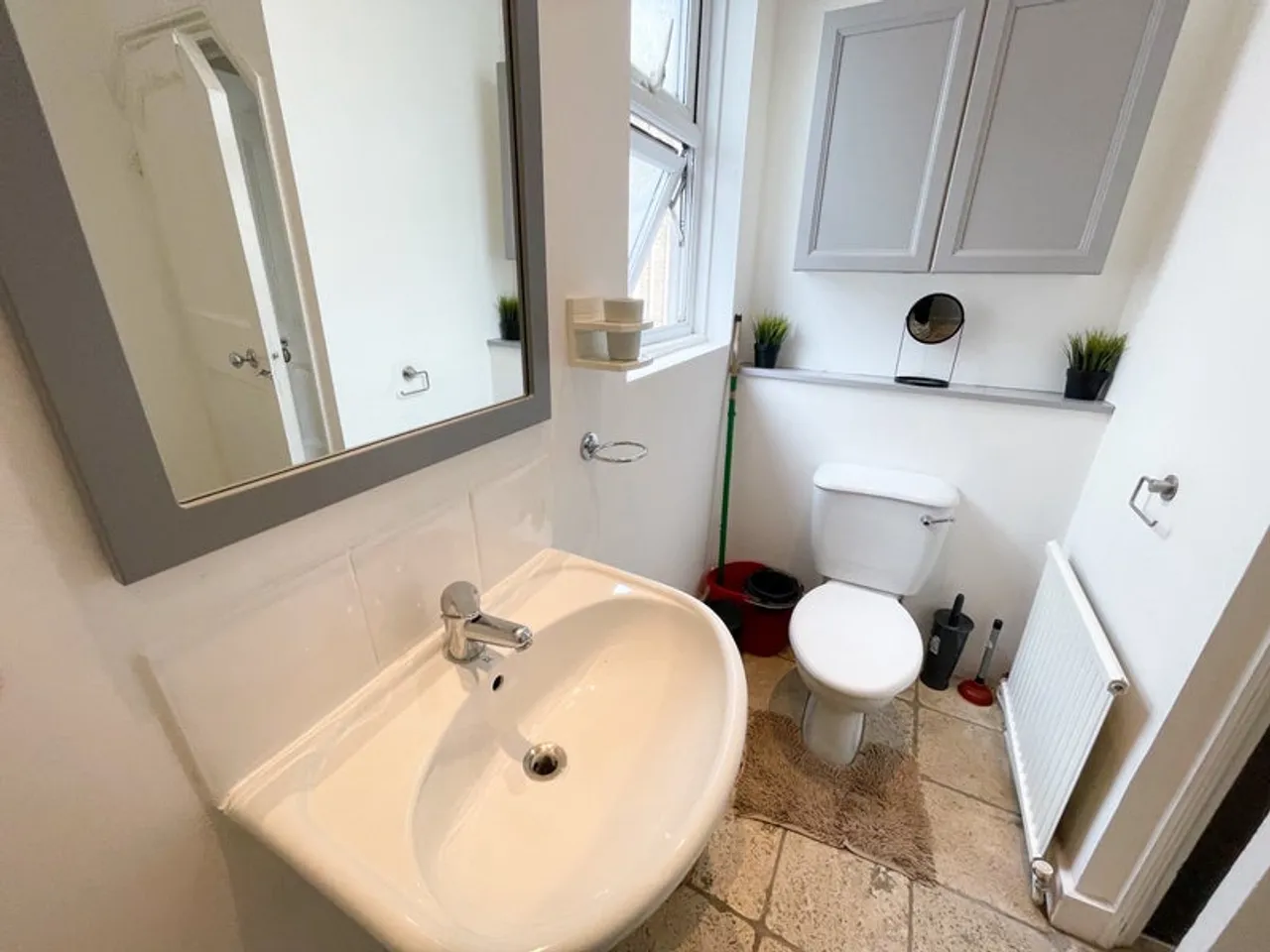 Property thumbnail 2