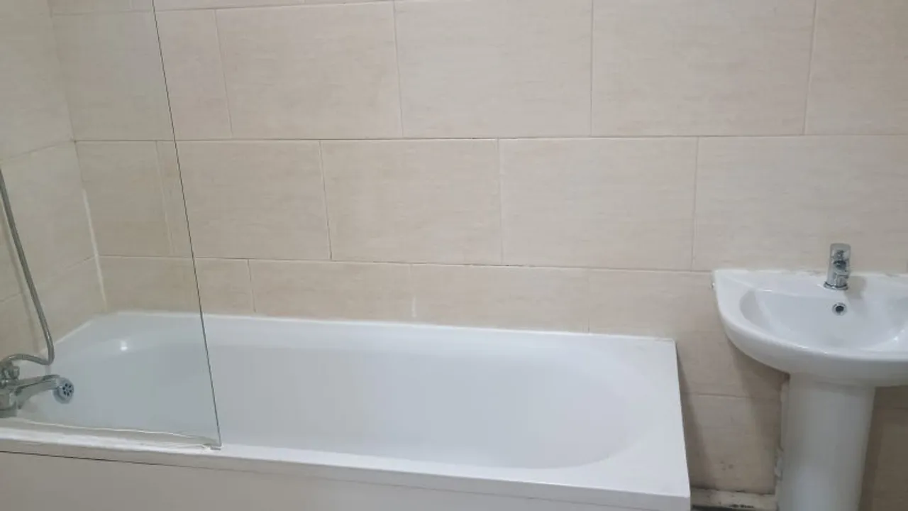 Property thumbnail 2