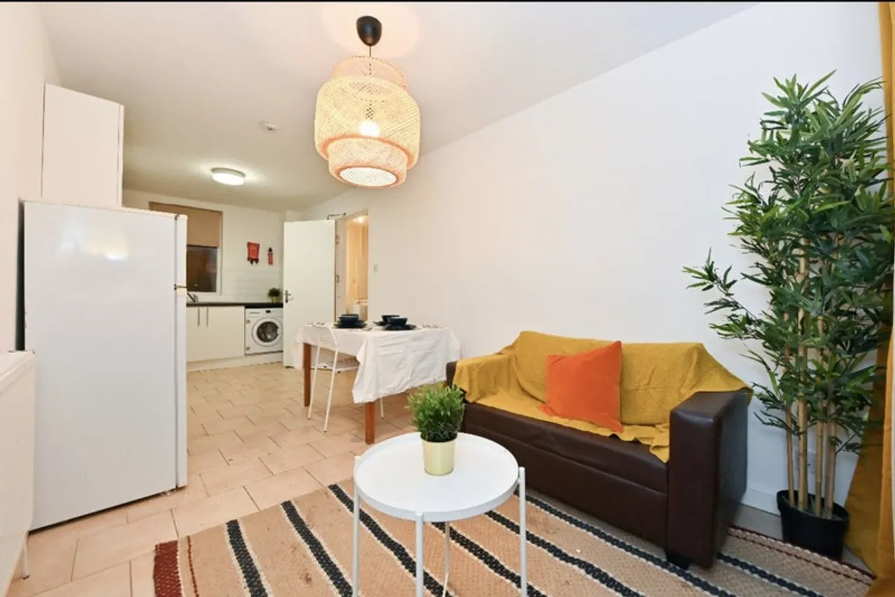 Property thumbnail 2