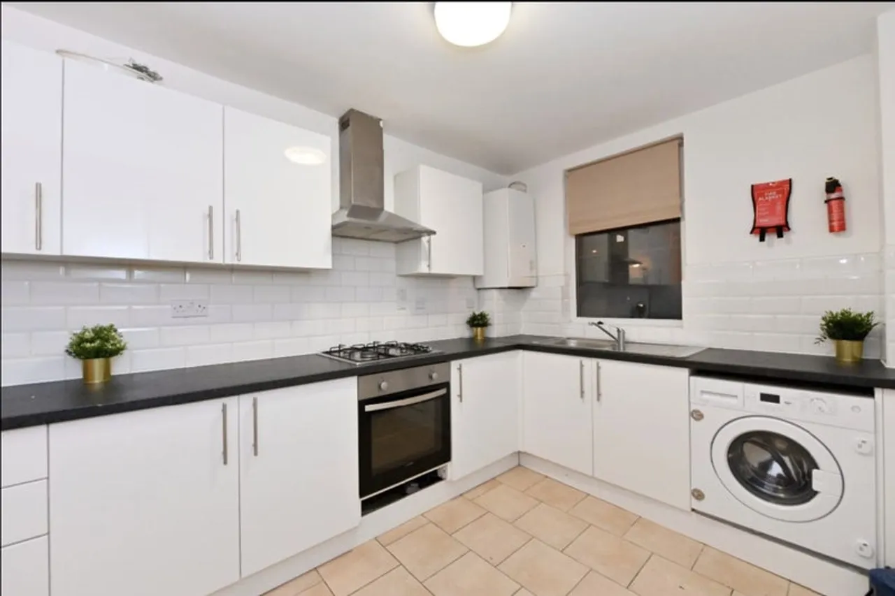 Property thumbnail 3