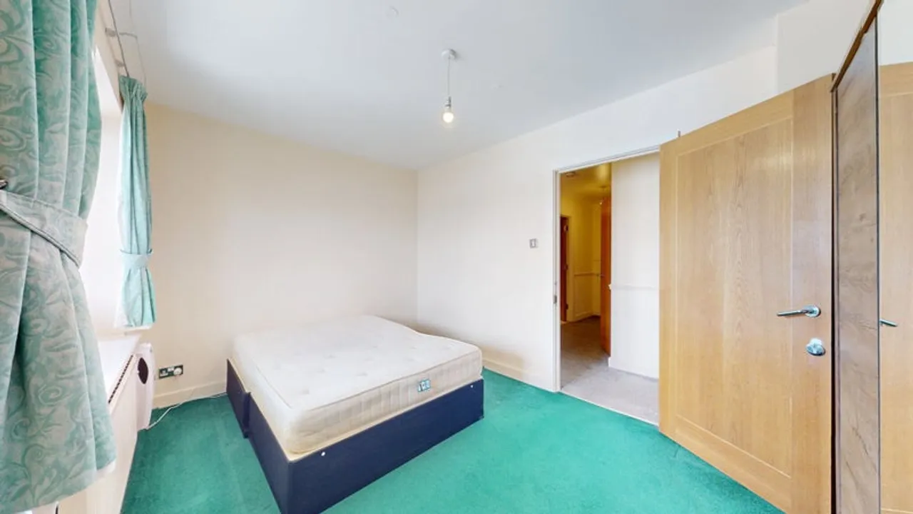 Property thumbnail 2