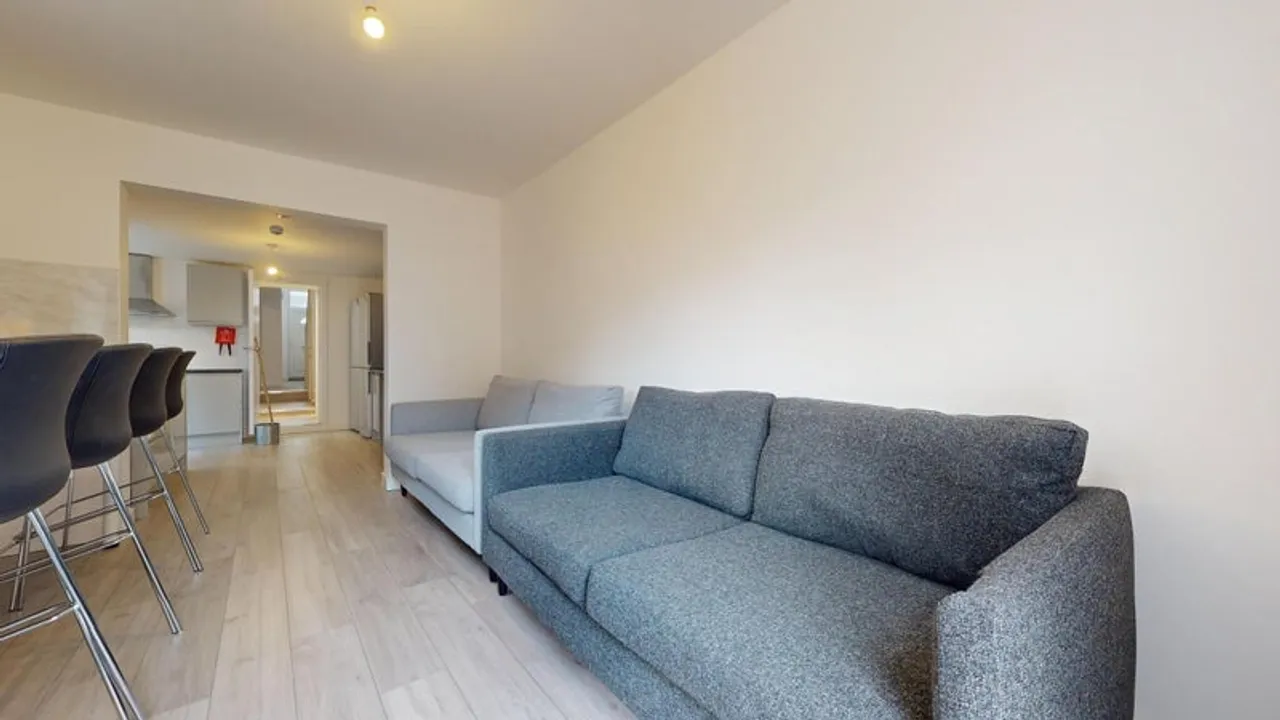 Property thumbnail 2