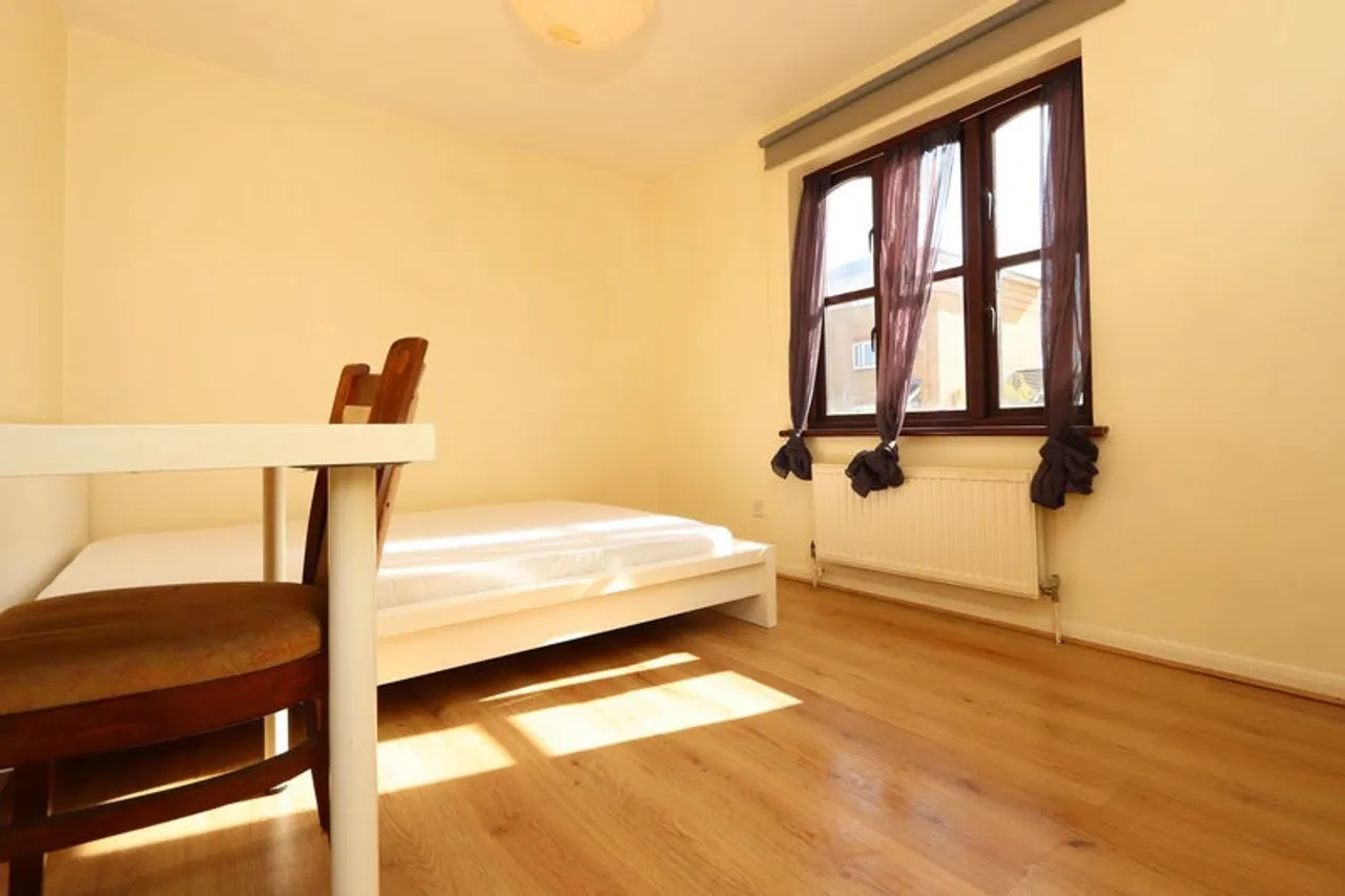 Property thumbnail 2