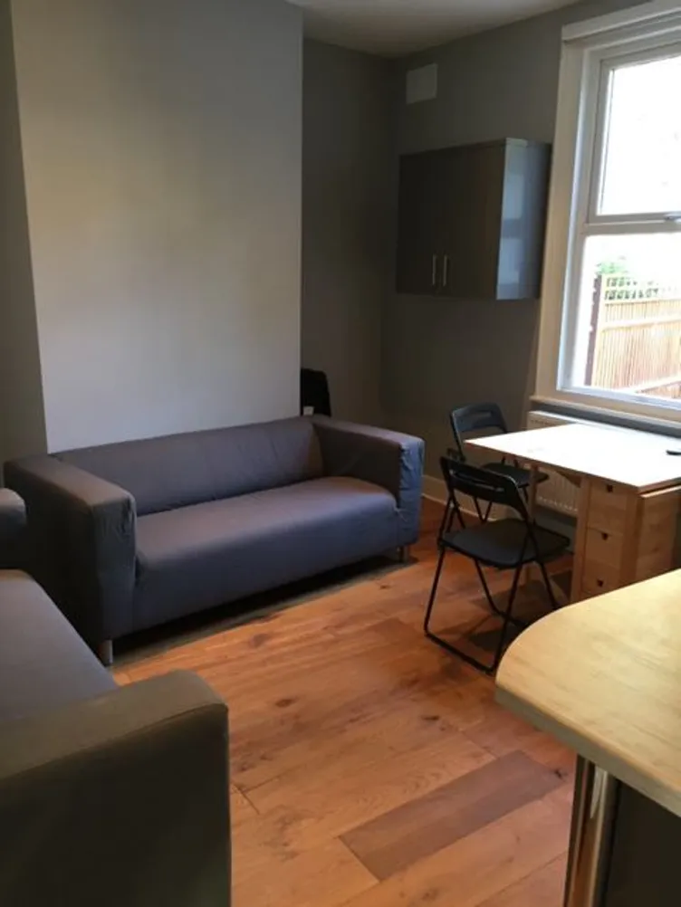 1726661238280-e7.jpg