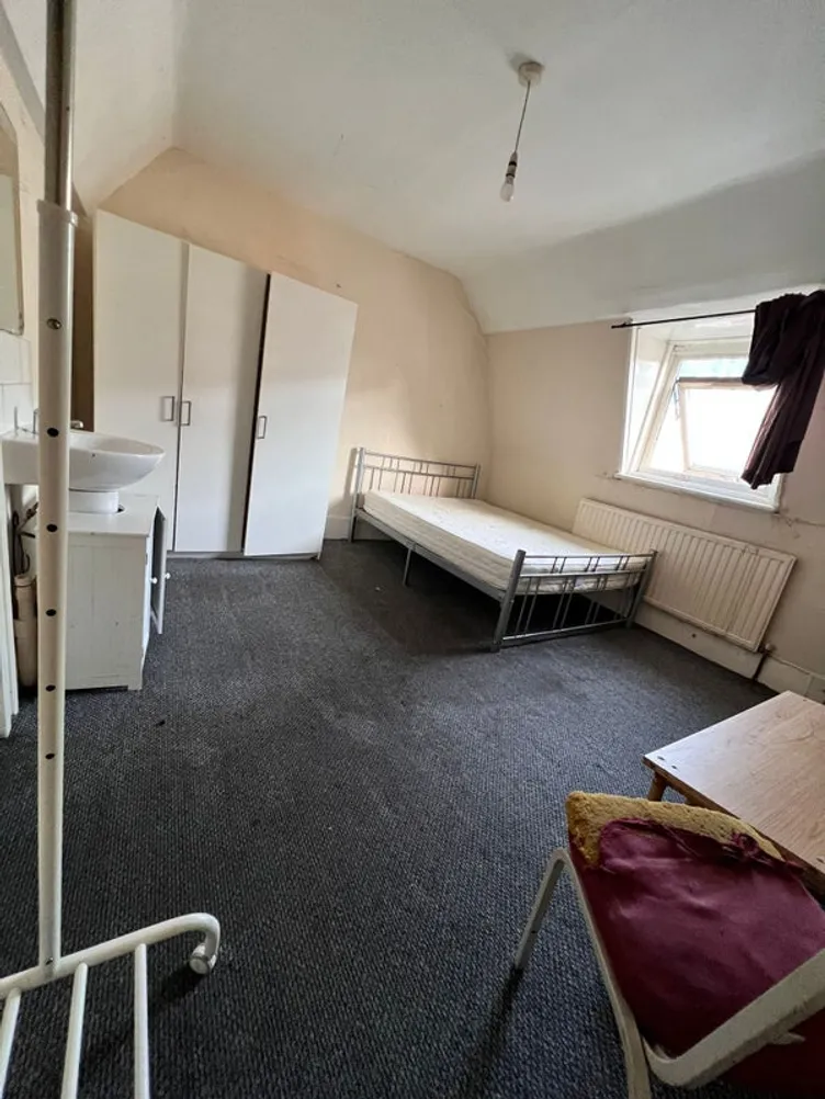 Property thumbnail 3