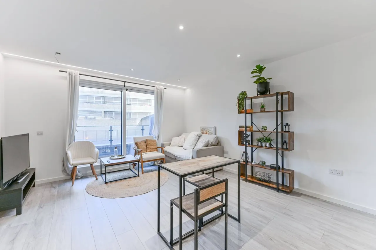 Property thumbnail 2