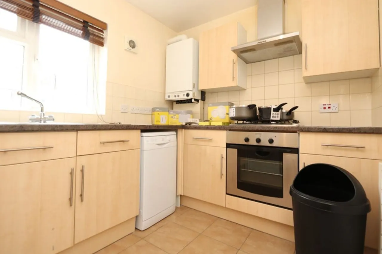 Property thumbnail 2