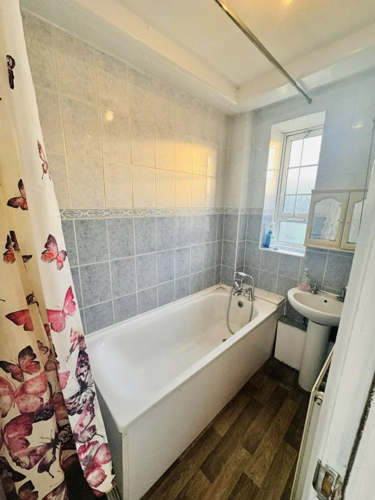 Property thumbnail 3