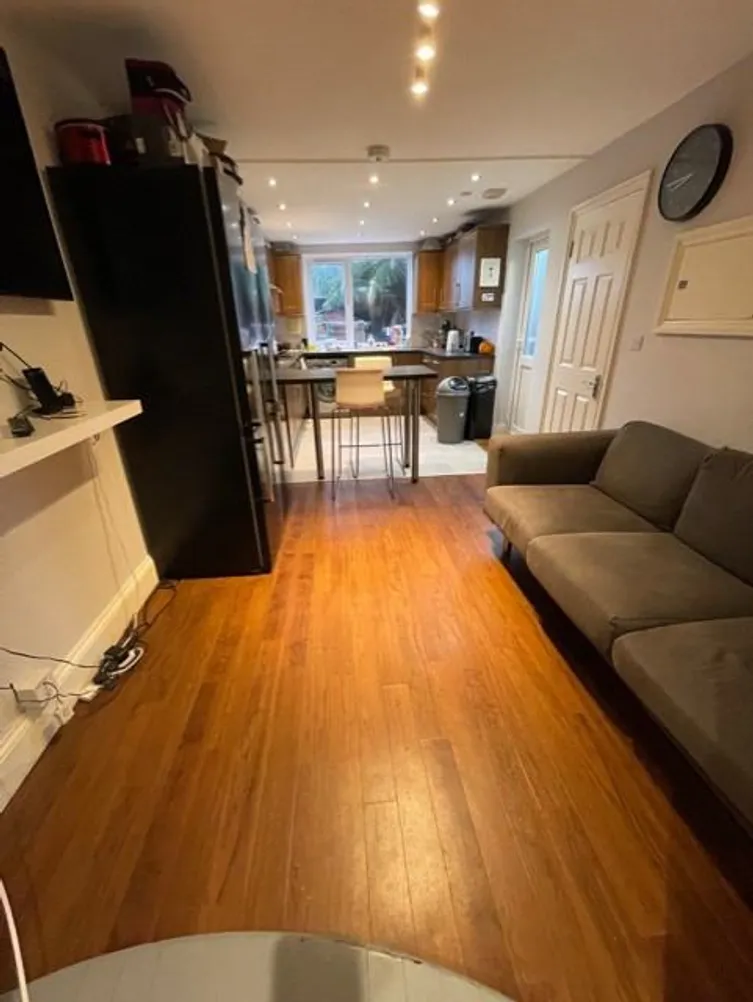 Property thumbnail 2