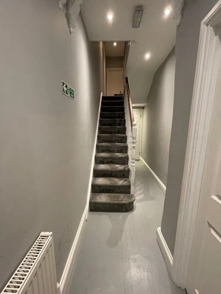 1728302995351-c5.jpg