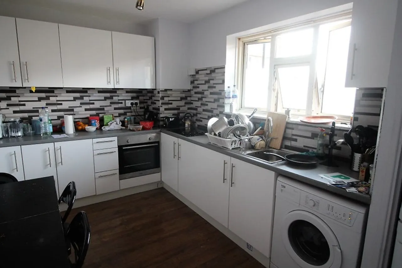 Property thumbnail 2