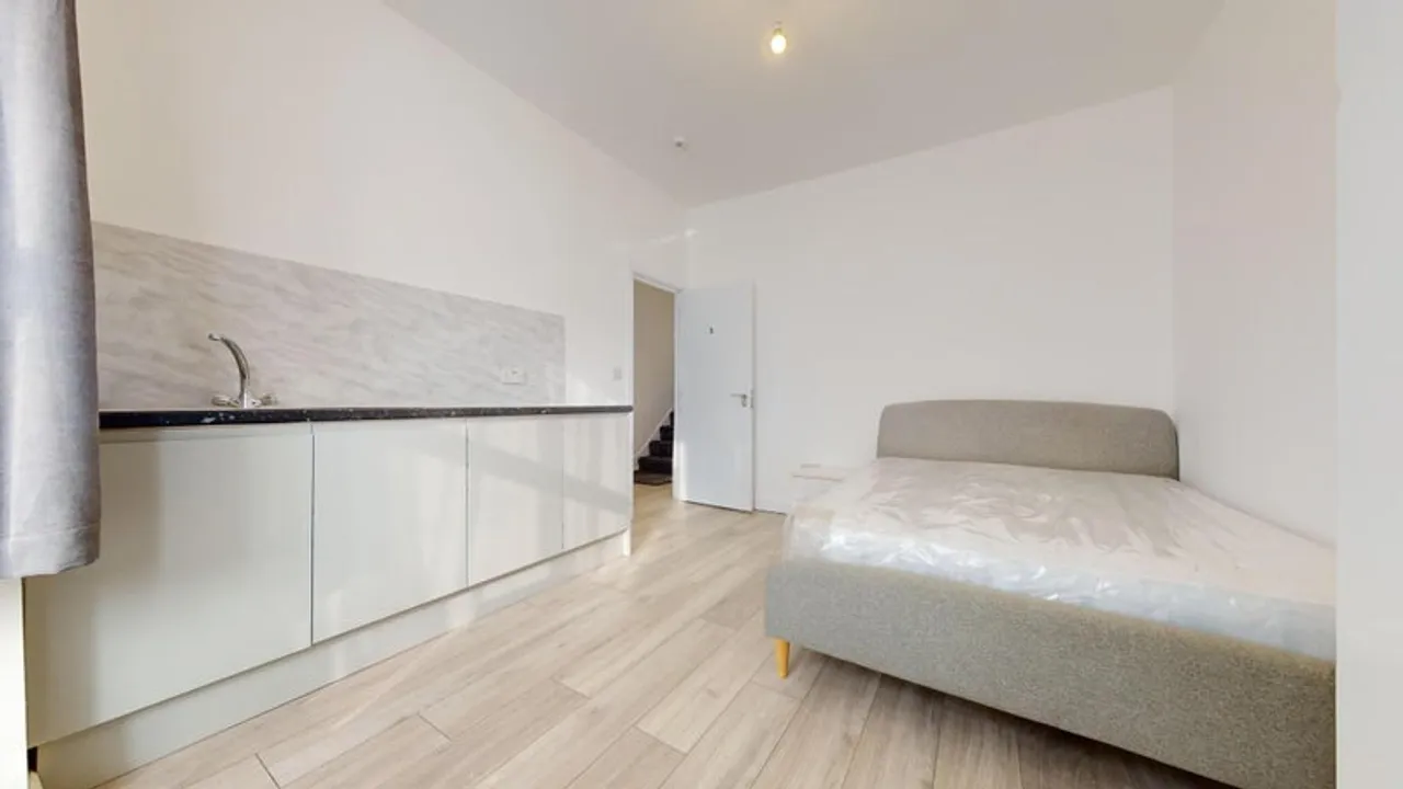 1729857251330-c1.jpg