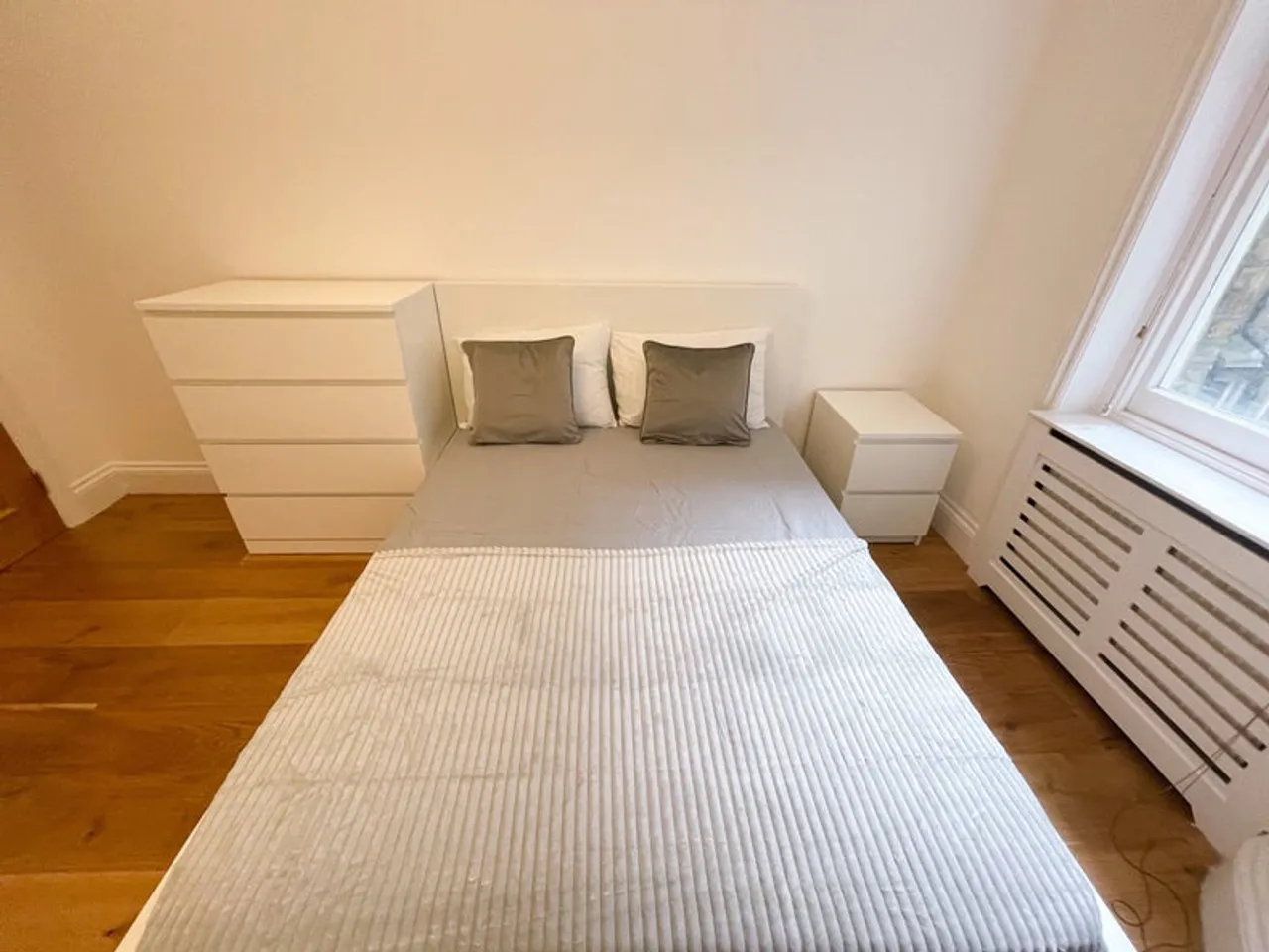 1730291707442-d1.jpg