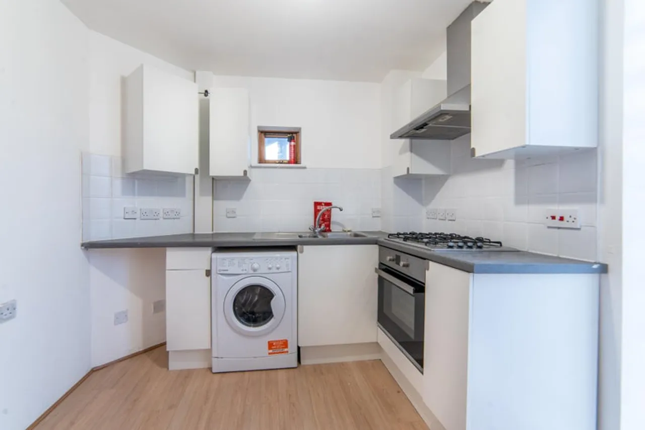 Property thumbnail 3